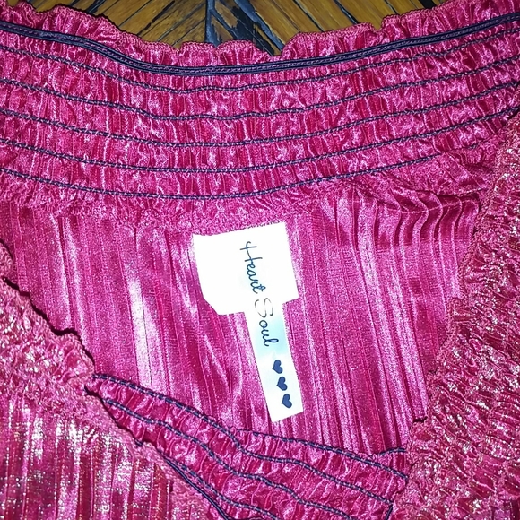 Shiny top - Picture 3 of 4